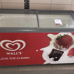 Ice cream chest freezers